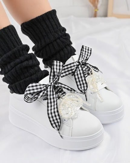 Дамски спортни обувки, изработени от екокожа, с перлена панделка, D1376, бели и черни