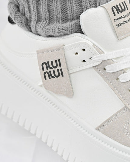 Дамски спортни обувки, изработени от екокожа, D1366, бели със сиво