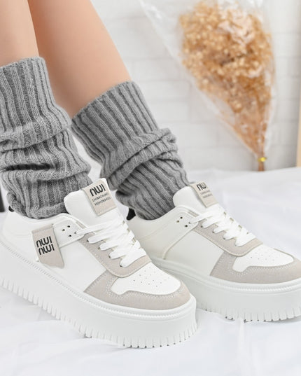 Дамски спортни обувки, изработени от екокожа, D1366, бели със сиво