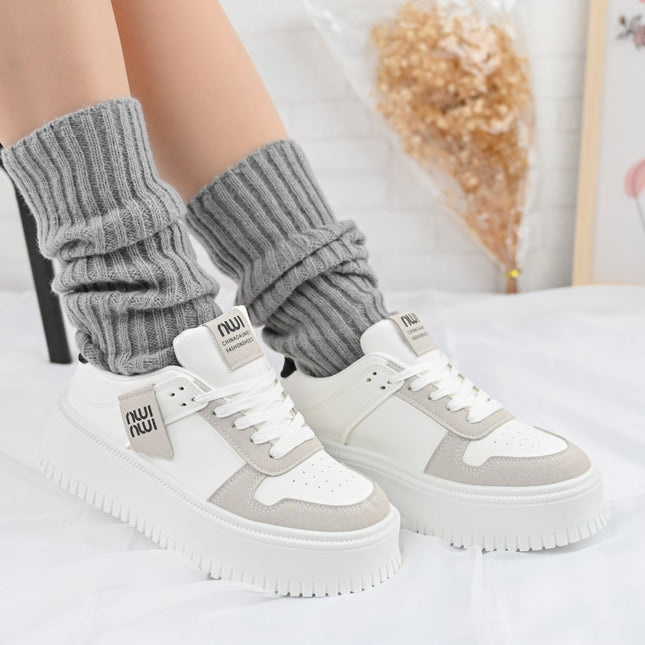 Дамски спортни обувки, изработени от екокожа, D1366, бели със сиво