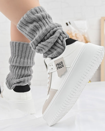 Дамски спортни обувки, изработени от екокожа, D1366, бели със сиво