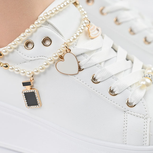 Дамски спортни обувки, изработени от екокожа, с декоративна верижка, D1372, бели