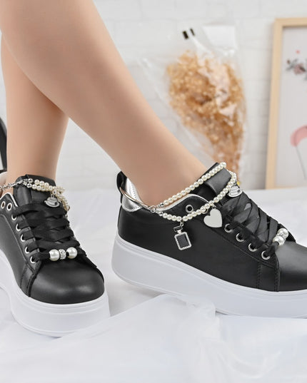 Дамски спортни обувки, изработени от екокожа, с декоративна верижка, D1372, черни