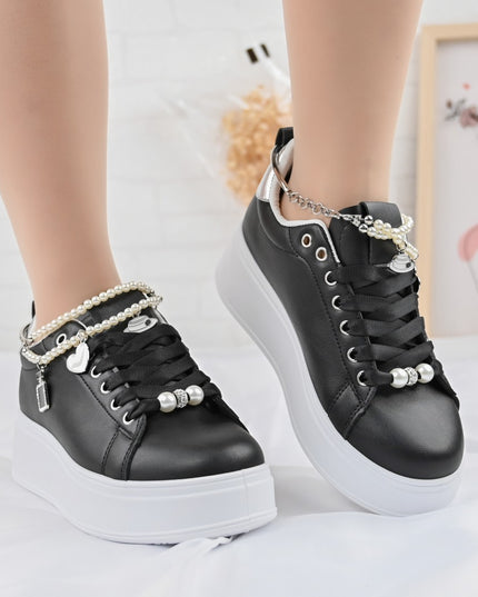 Дамски спортни обувки, изработени от екокожа, с декоративна верижка, D1372, черни