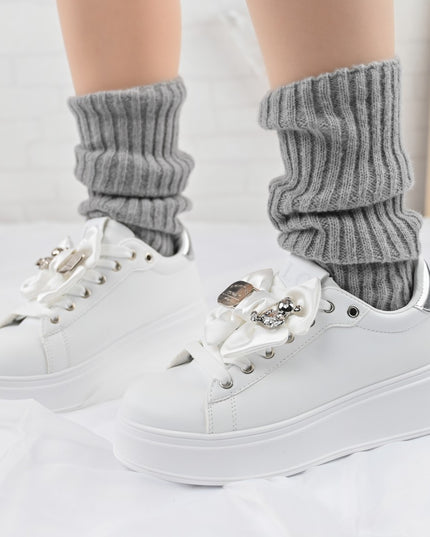 Дамски спортни обувки, изработени от екологична кожа, с панделка, D1356, бели