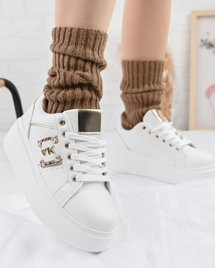 Дамски спортни обувки, изработени от екокожа, с камъни, D1368, бели със златно