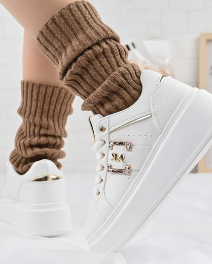 Дамски спортни обувки, изработени от екокожа, с камъни, D1368, бели със златно