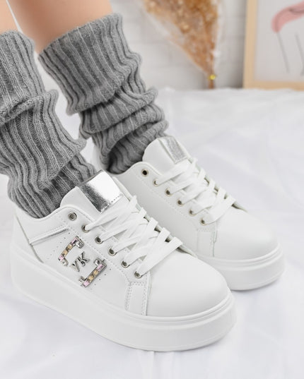 Дамски спортни обувки, изработени от екокожа, с камъни, D1368, бели със сребристо