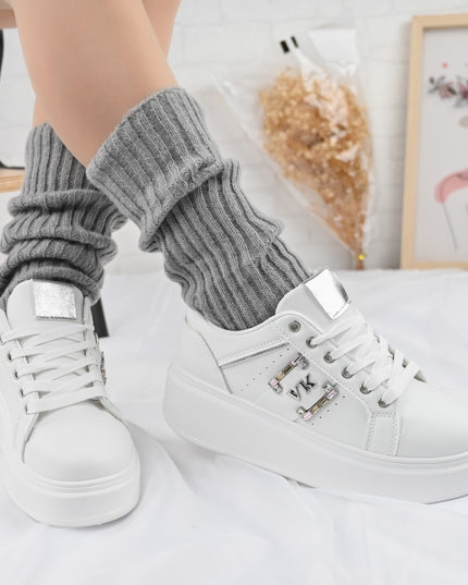 Дамски спортни обувки, изработени от екокожа, с камъни, D1368, бели със сребристо