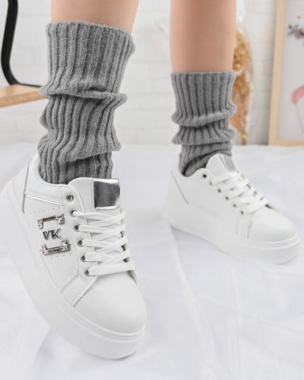 Дамски спортни обувки, изработени от екокожа, с камъни, D1368, бели със сребристо