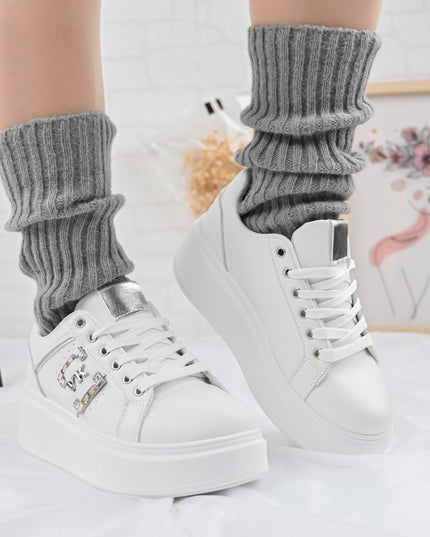 Дамски спортни обувки, изработени от екокожа, с камъни, D1368, бели със сребристо