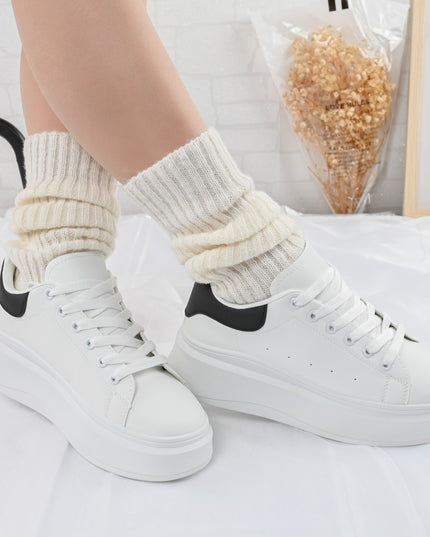 Дамски спортни обувки, Изработени от екокожа, D1329, Бели с черно