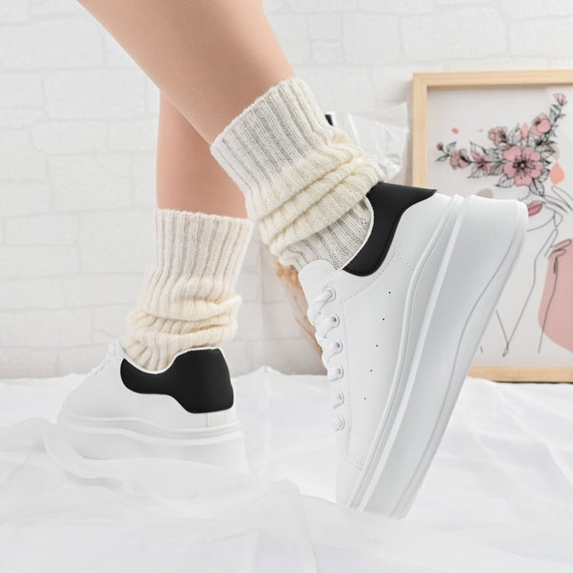 Дамски спортни обувки, Изработени от екокожа, D1329, Бели с черно