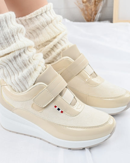 Дамски спортни обувки, Изработени от еко кожа, С платформа подметка, D1331, Бежов