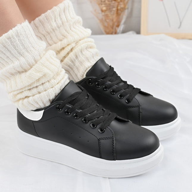 Дамски спортни обувки, изработени от екокожа, D1424, черни с бяло