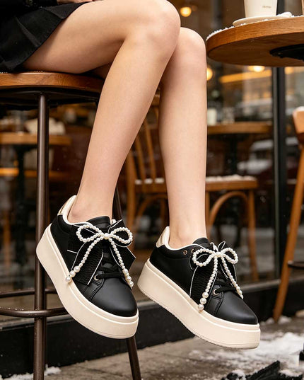 Pantofi sport pentru damă D1367, negri, din piele ecologică, cu fundiță și perle